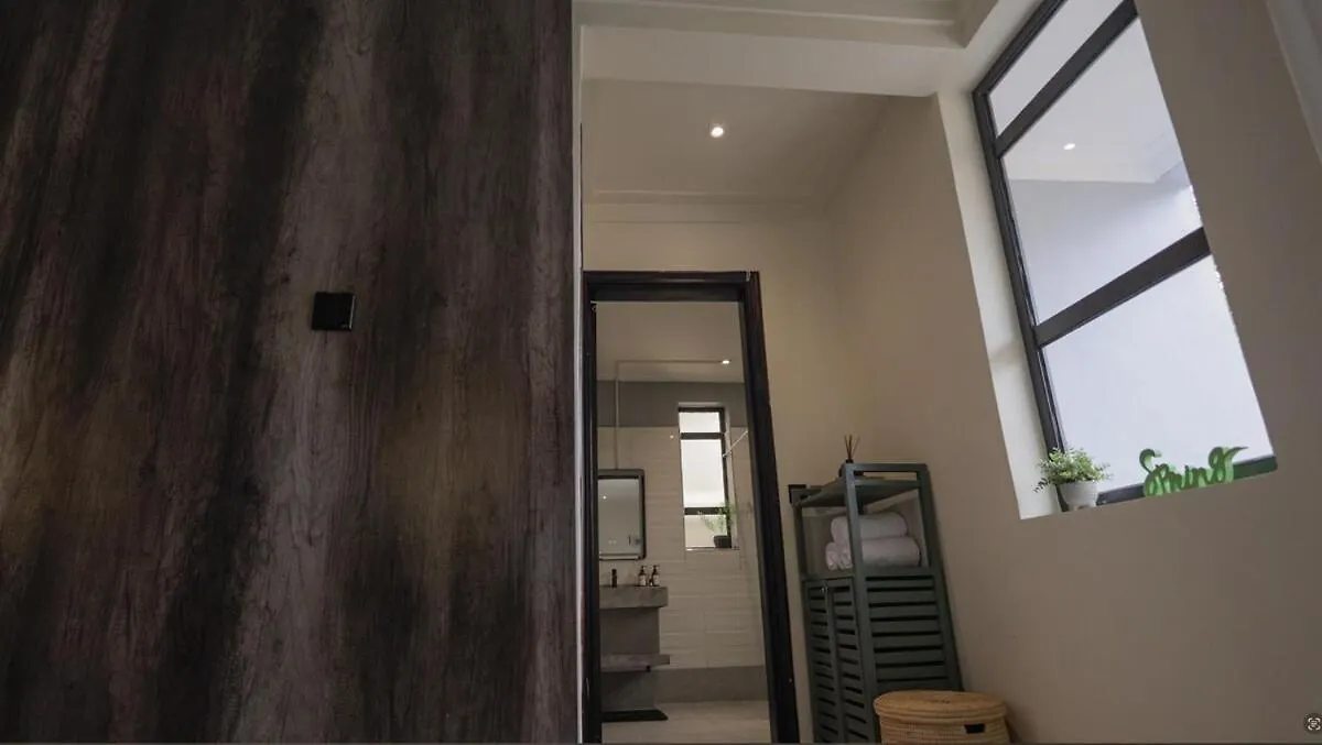 Elysian Lux Home Kampala 0*,